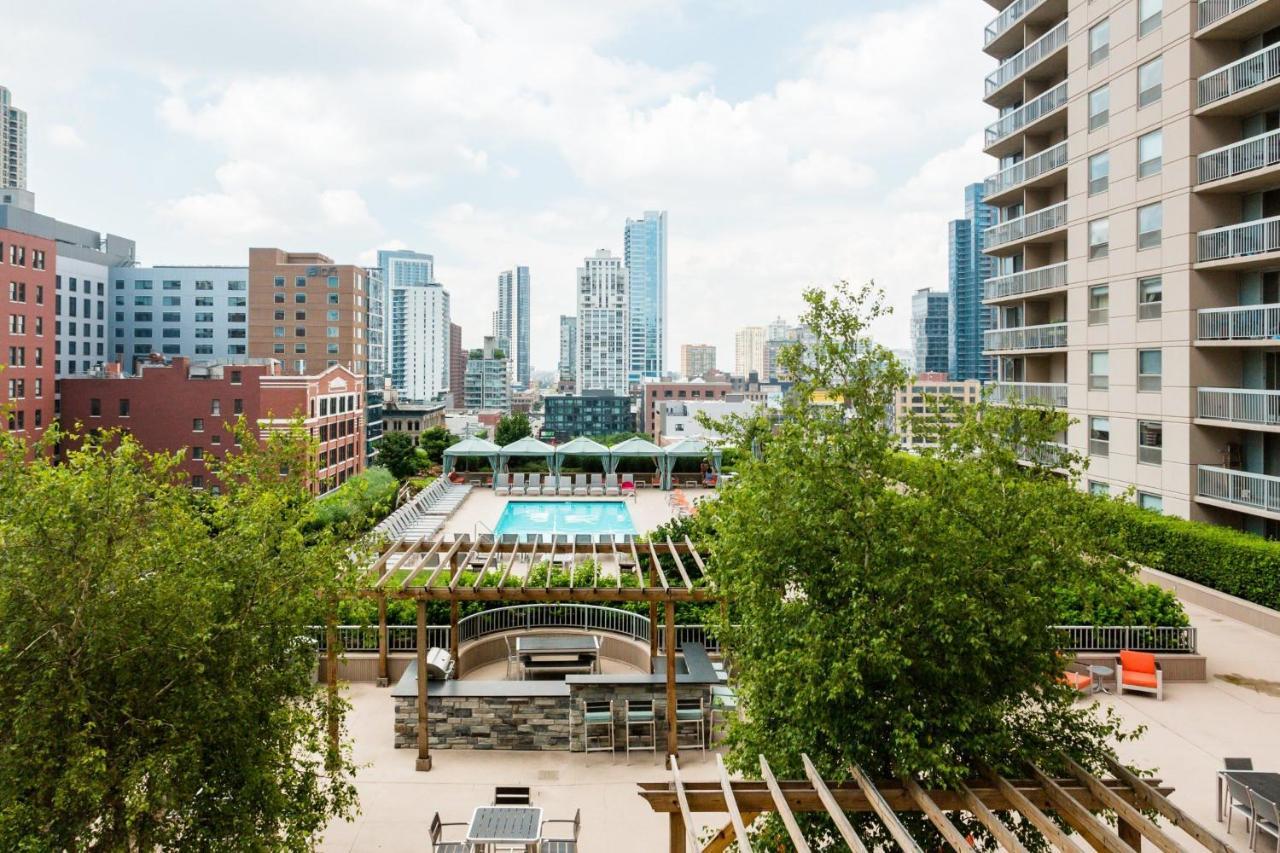 فندق شيكاغوفي  Steps To Mag Mile Shops, Pool & Gym With City View By Zencity المظهر الخارجي الصورة
